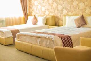 Отель Hotel & Fitness Center MANDARIN Актау Просторный двухместный номер с 2 отдельными кроватями-4